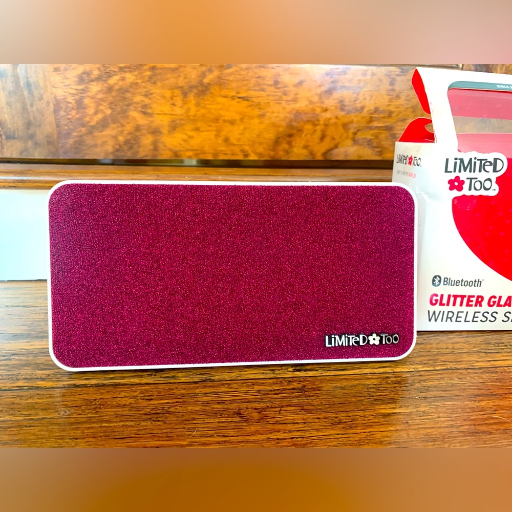 LIMITED TOO GLITTER GLAM WIRELESS SPEAKER with box and accessories